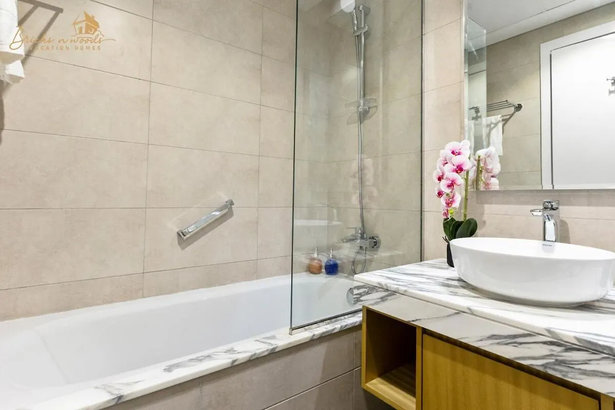 Exclusive Sea-View 3Bhk 6Pax Apartment Dubai